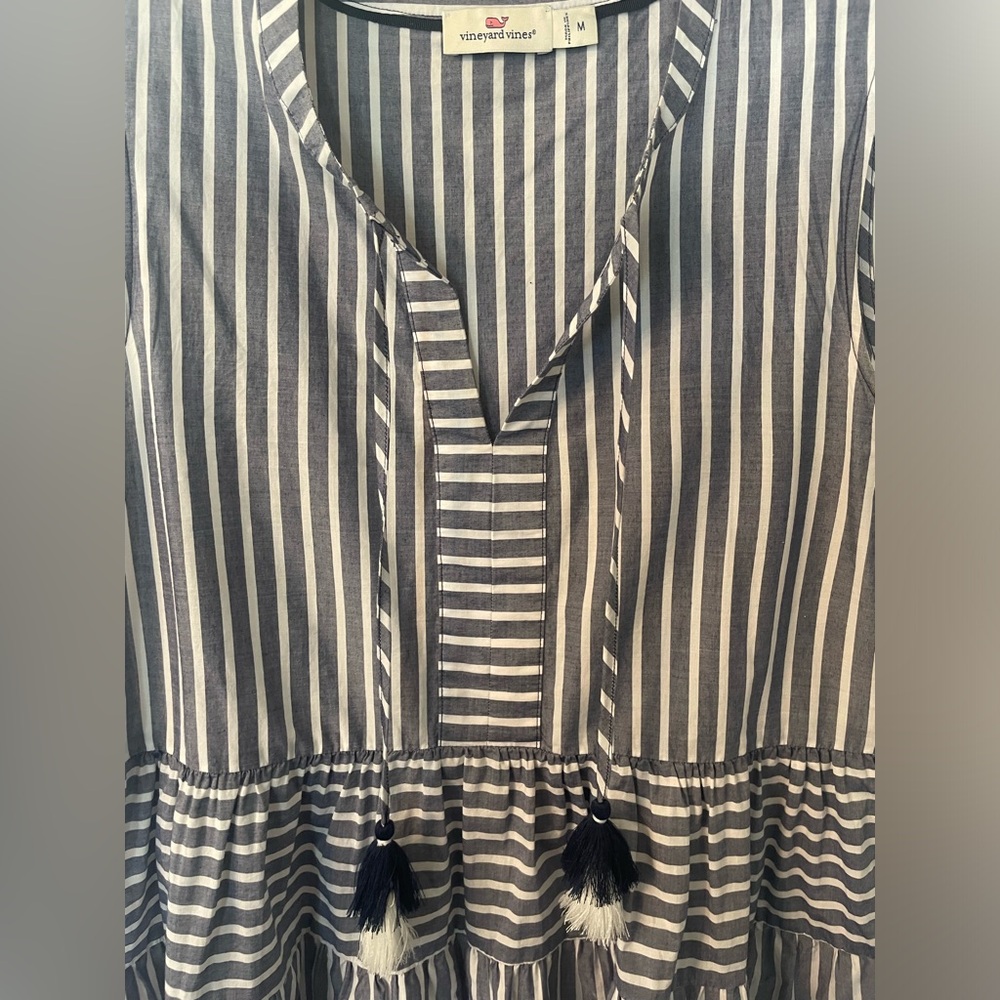 Vineyard Vines Women’s Sz Medium striped tiered layered top NWOT - Picture 5 of 6
